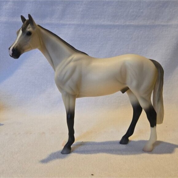 #9103 Classics 2010 World Equestrian Games Three-Horse Set - Picture 2 of 16